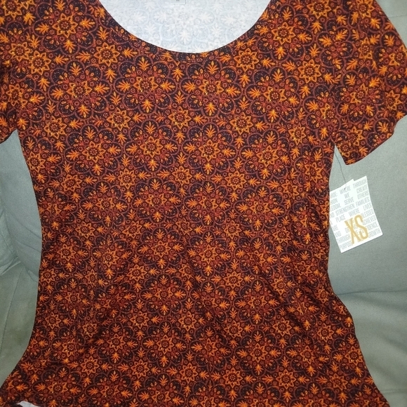 Lularoe Classic T - Picture 4 of 5